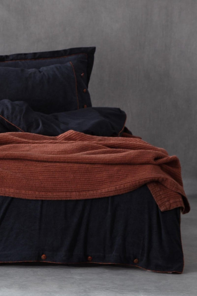 Havin Dobbelt Sengetøy - Sateng - Økologisk Bomull - Antrasitt | lalaloom.no - LALALOOM