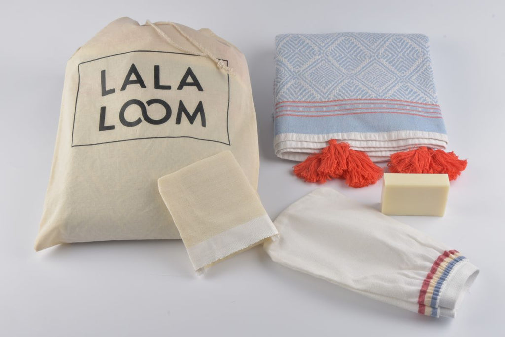 Spapakke Lyseblå og Korall - Hamamhåndkle, Olivenolje Såpe, Skrubb til Ansikt og Kropp - LALALOOM