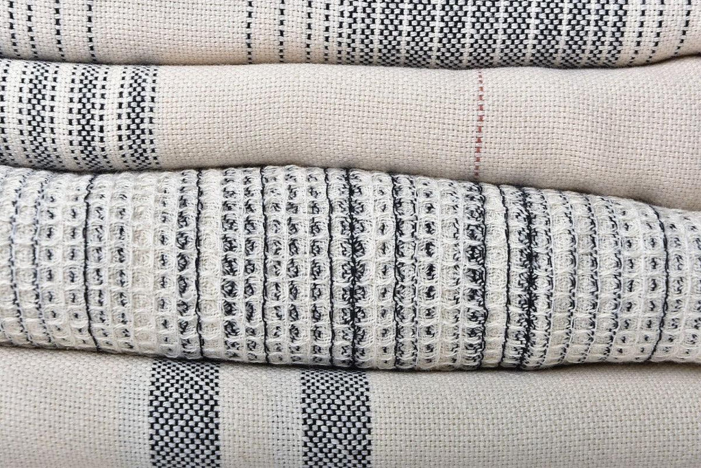 Contrast Håndkle i Bomull - Svart & Hvit - LALALOOM