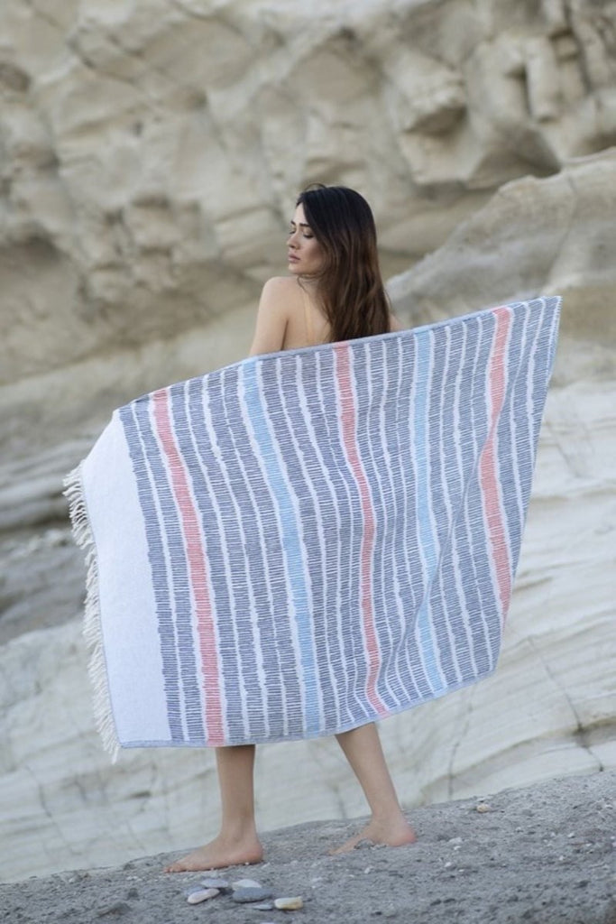 Blått stripete bomullshåndkle – Pinstripe Charm fra Lalaloom, sandfritt og kompakt